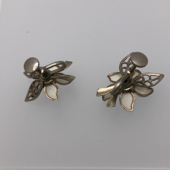 VTG Eye-Catching Jasmine Earrings - Picture 5 of 7